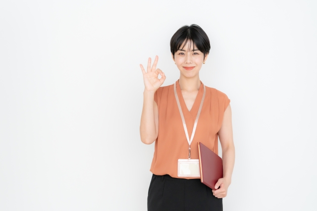 笑顔の女性の画像